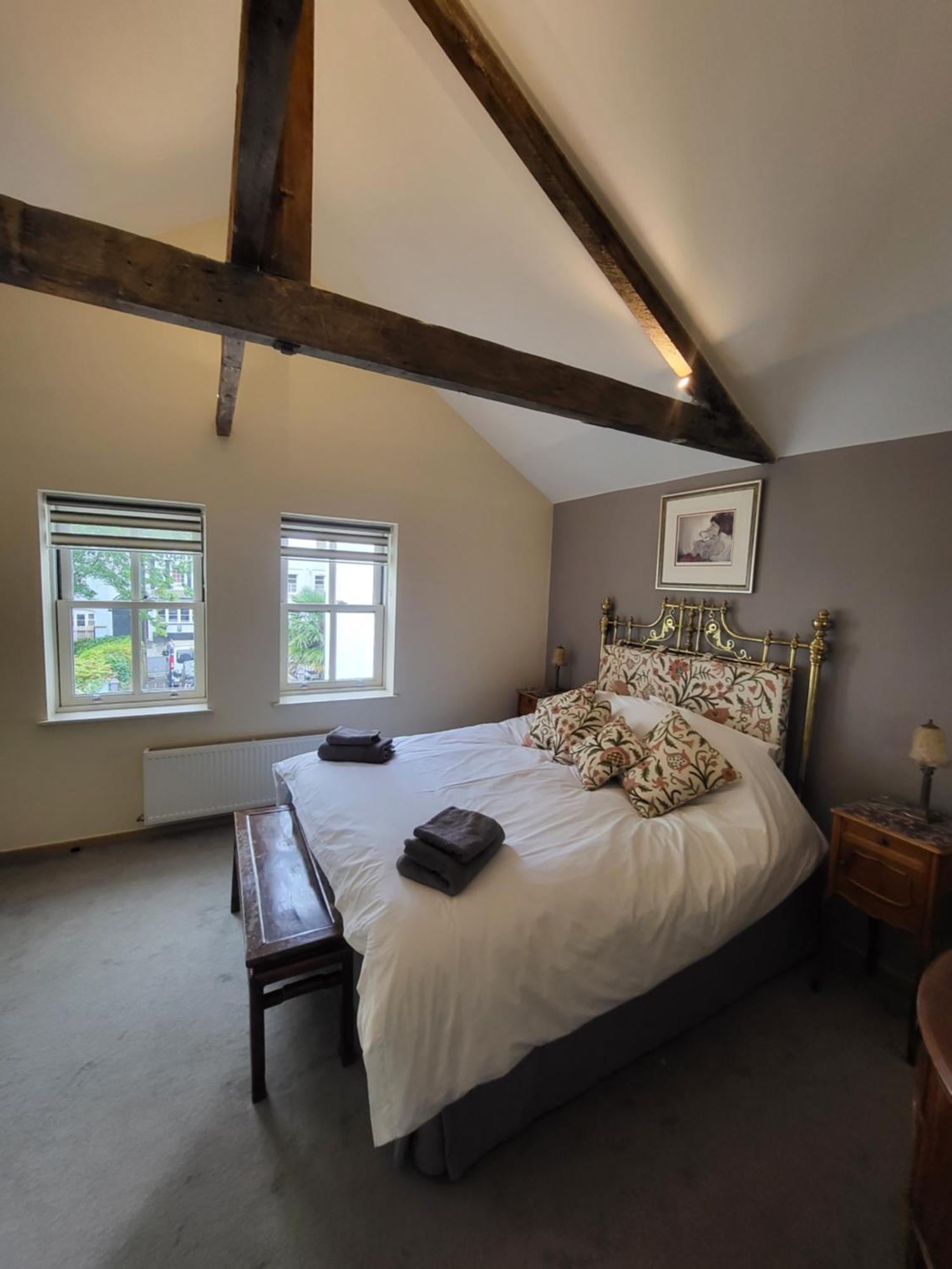 The Coach House Villa Cheltenham Exterior photo