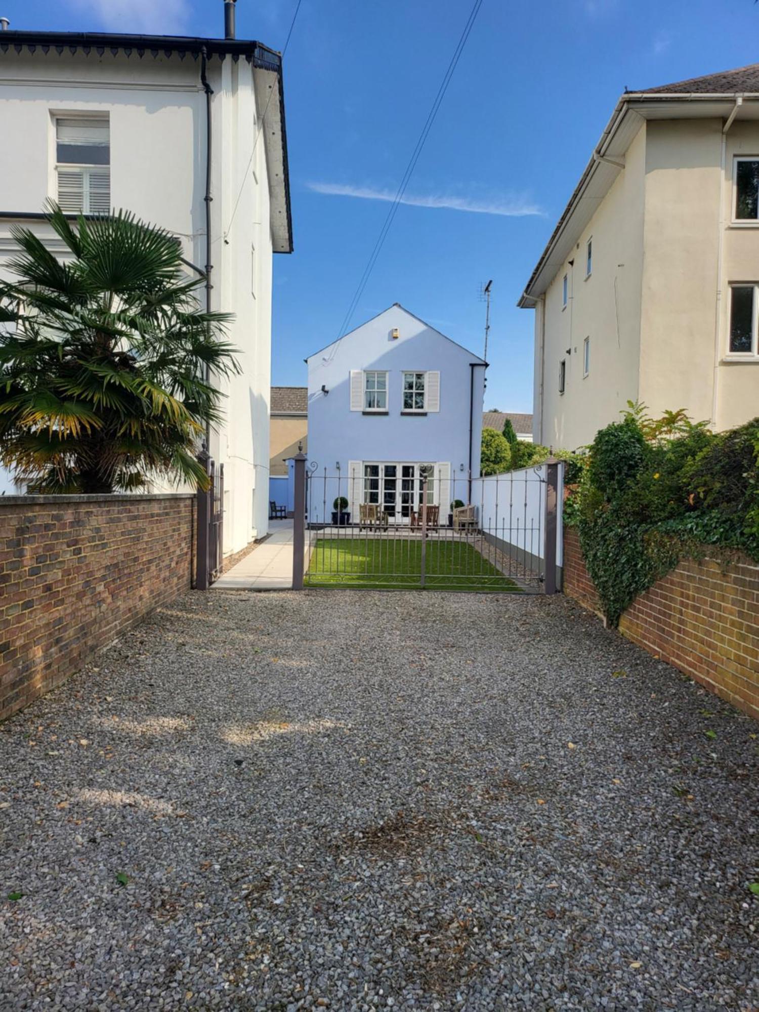 The Coach House Villa Cheltenham Exterior photo